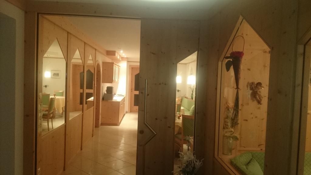 Hotel Garni Angerer Luttach Zimmer foto